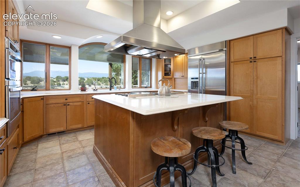 Image 6 of 40: Kitchen
