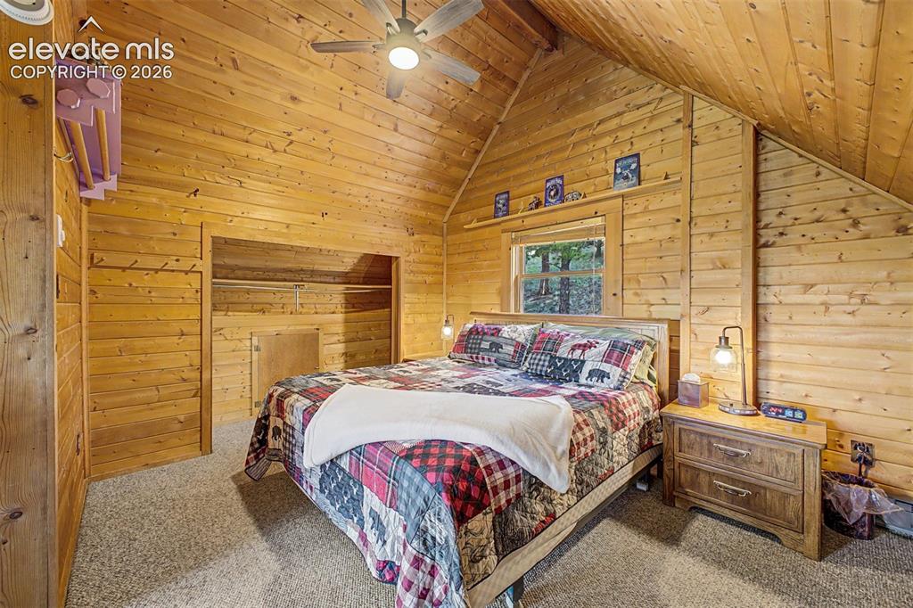 Image 32 of 50: Large loft with amazing views!