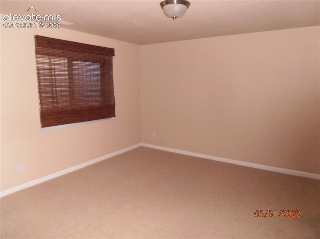 Image 10 of 11: Neutral-toned wall finishes