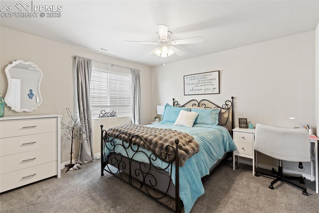 Image 19 of 35: Bedroom