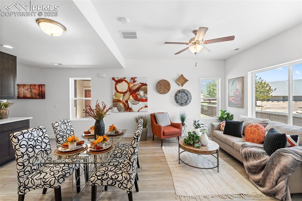 Image 6 of 28: Dining Area
