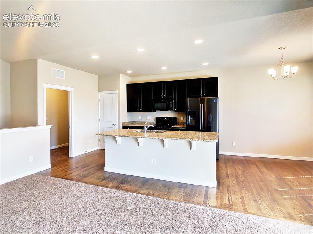 Image 9 of 24: Kitchen