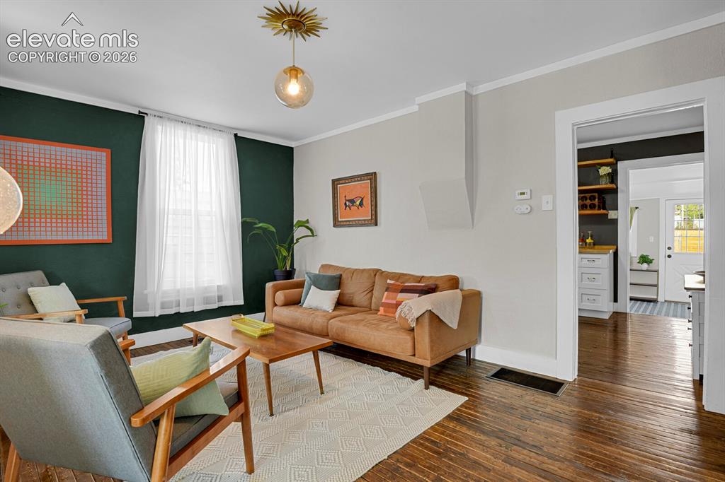 Image 16 of 49: Living Room