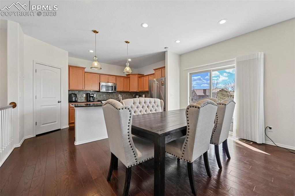 Image 10 of 37: Dining Area