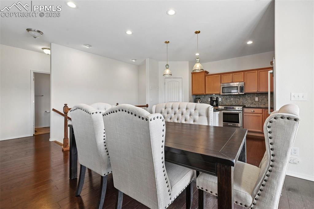 Image 12 of 37: Dining Area