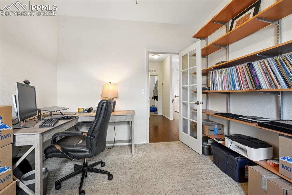 Image 17 of 37: Office