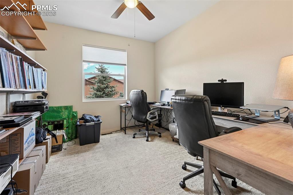 Image 18 of 37: Office