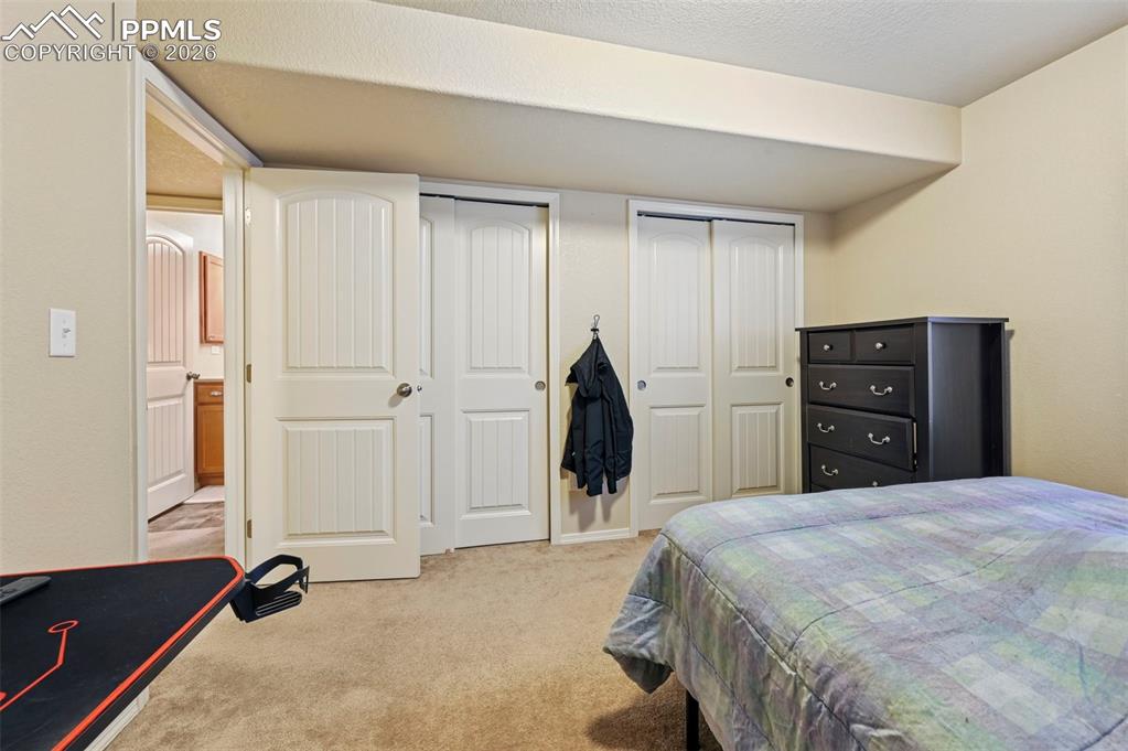 Image 31 of 37: Bedroom