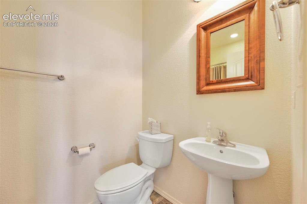 Image 39 of 49: Bathroom