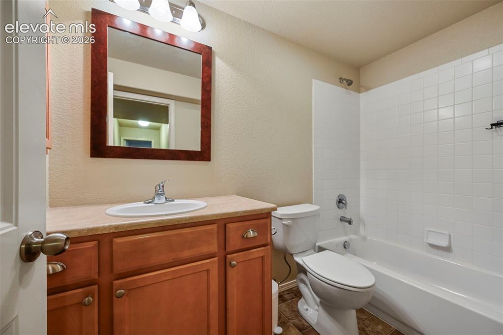 Image 43 of 49: Bathroom