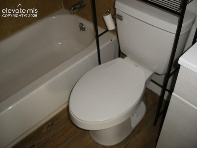 Image 12 of 35: Bathroom