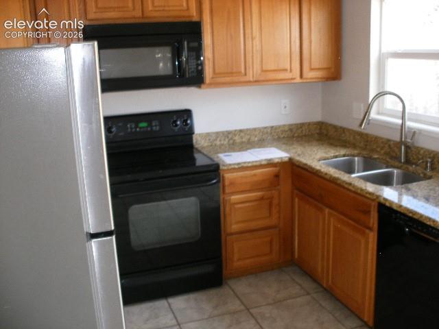 Image 6 of 35: Kitchen