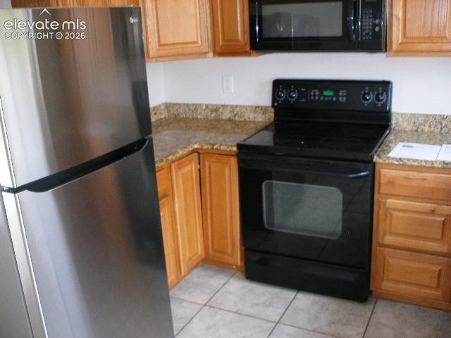 Image 8 of 35: Kitchen