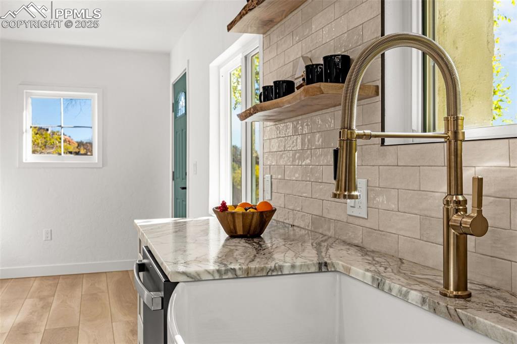 Image 12 of 44: Kitchen