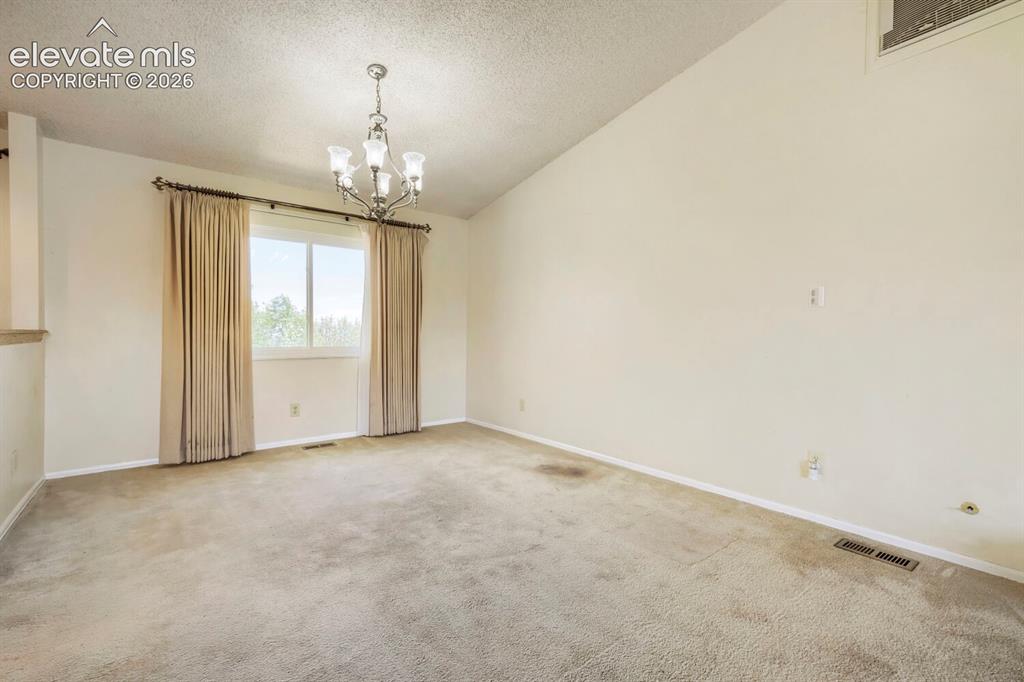 Image 10 of 27: Dining Room