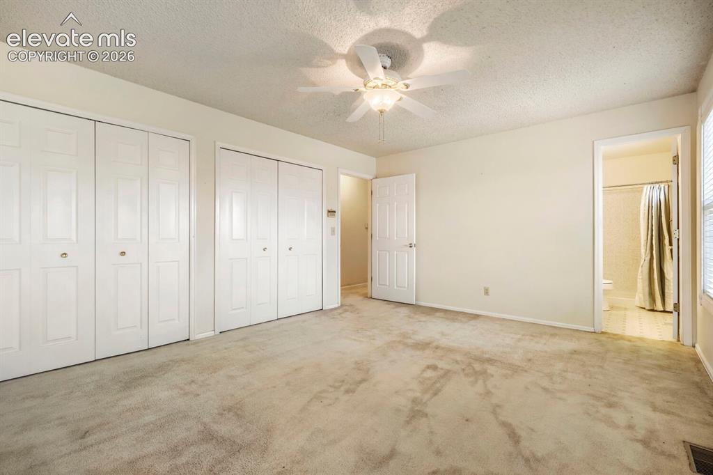 Image 18 of 27: Master Bedroom