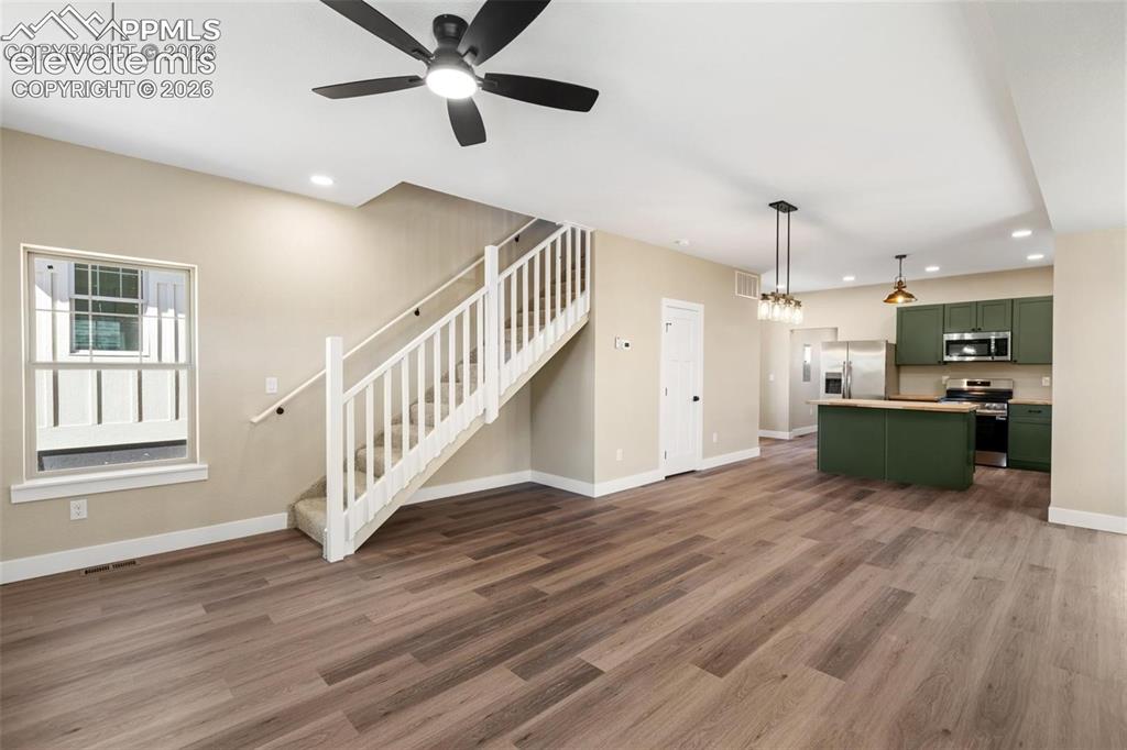 Image 4 of 19: Living Room