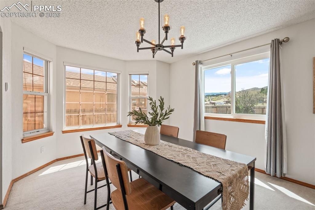 Image 15 of 50: Dining Area