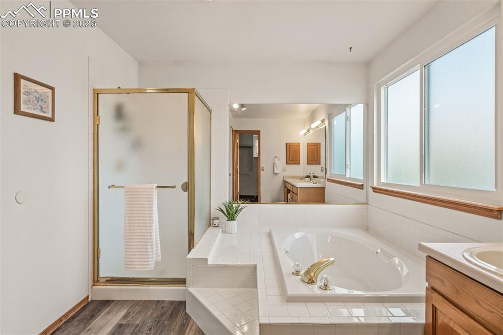 Image 36 of 50: Bathroom