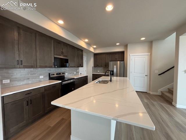 Image 3 of 6: No Description Available