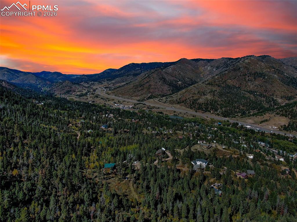 Image 16 of 18: Mountain view