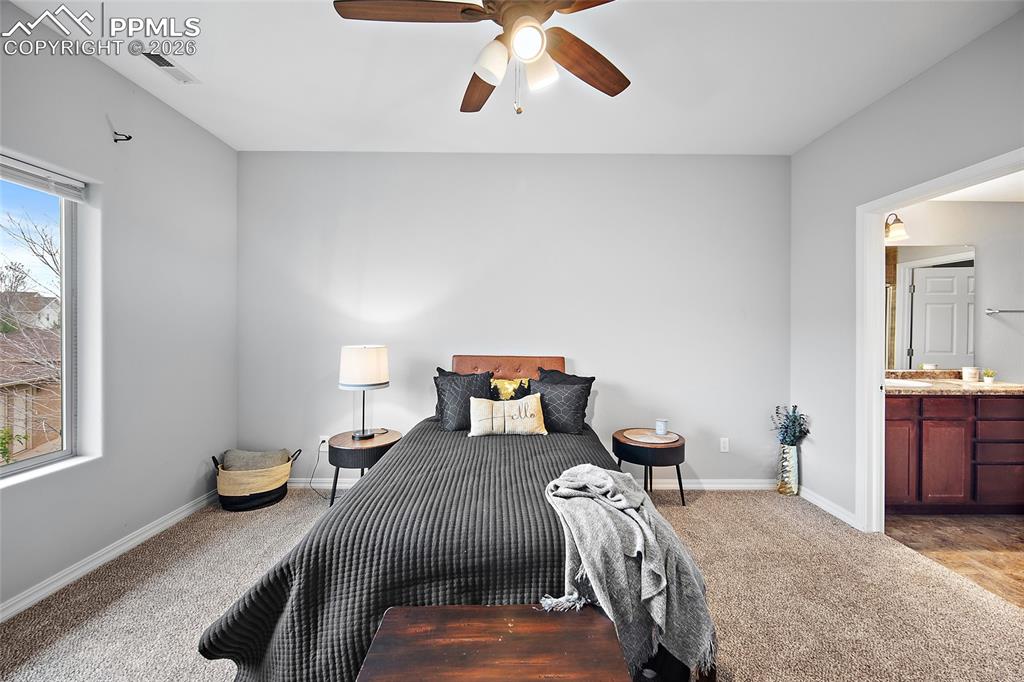 Image 31 of 46: Bedroom