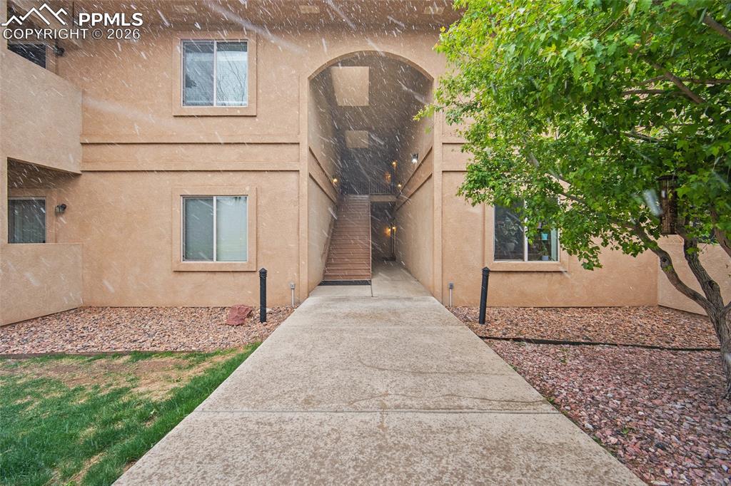 Image 45 of 46: Entry