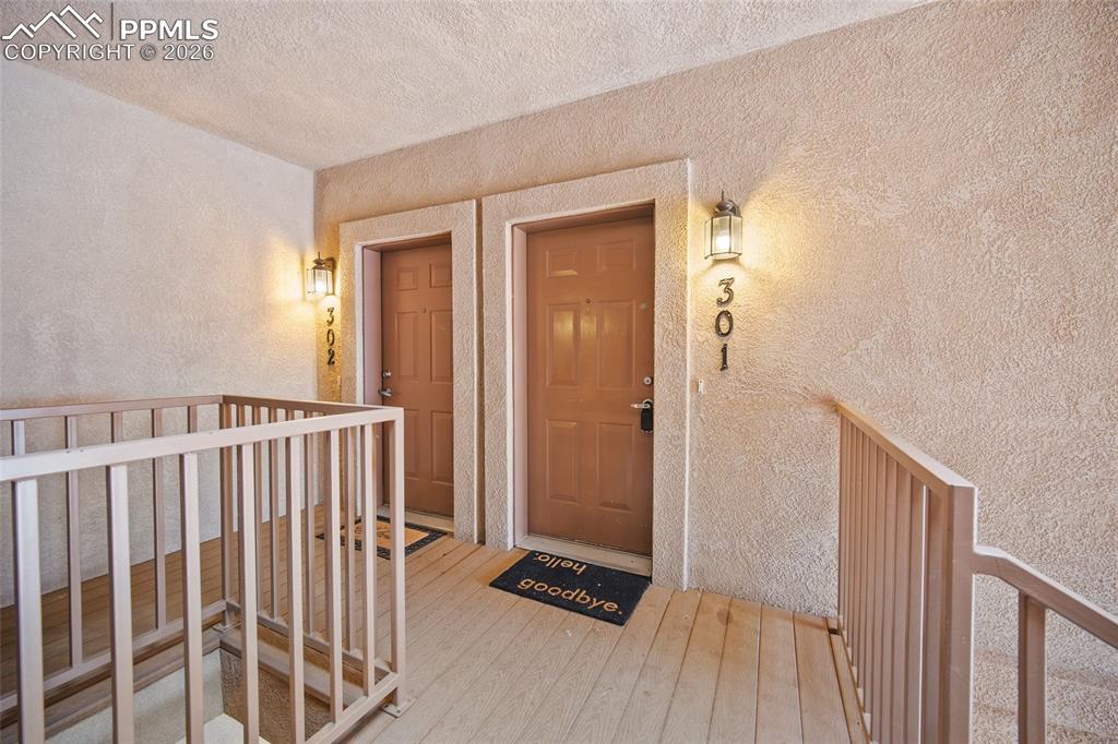 Image 5 of 46: Entry