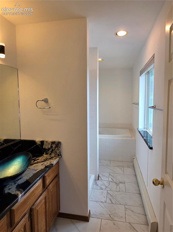 Image 14 of 20: Bathroom