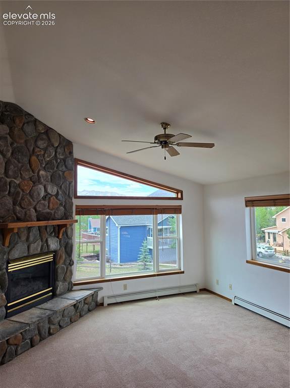 Image 4 of 20: Living Room