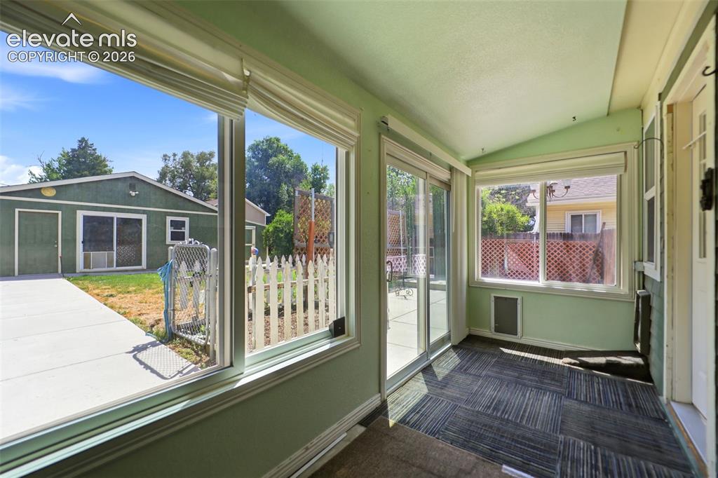 Image 19 of 45: Sun Room