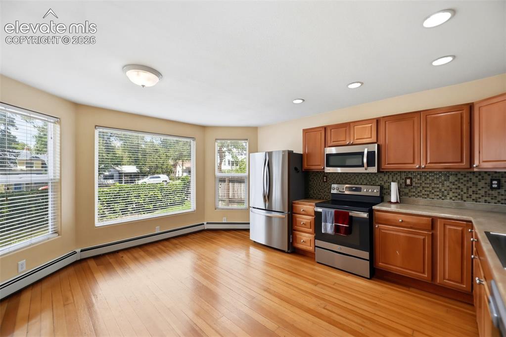 Image 6 of 45: Kitchen