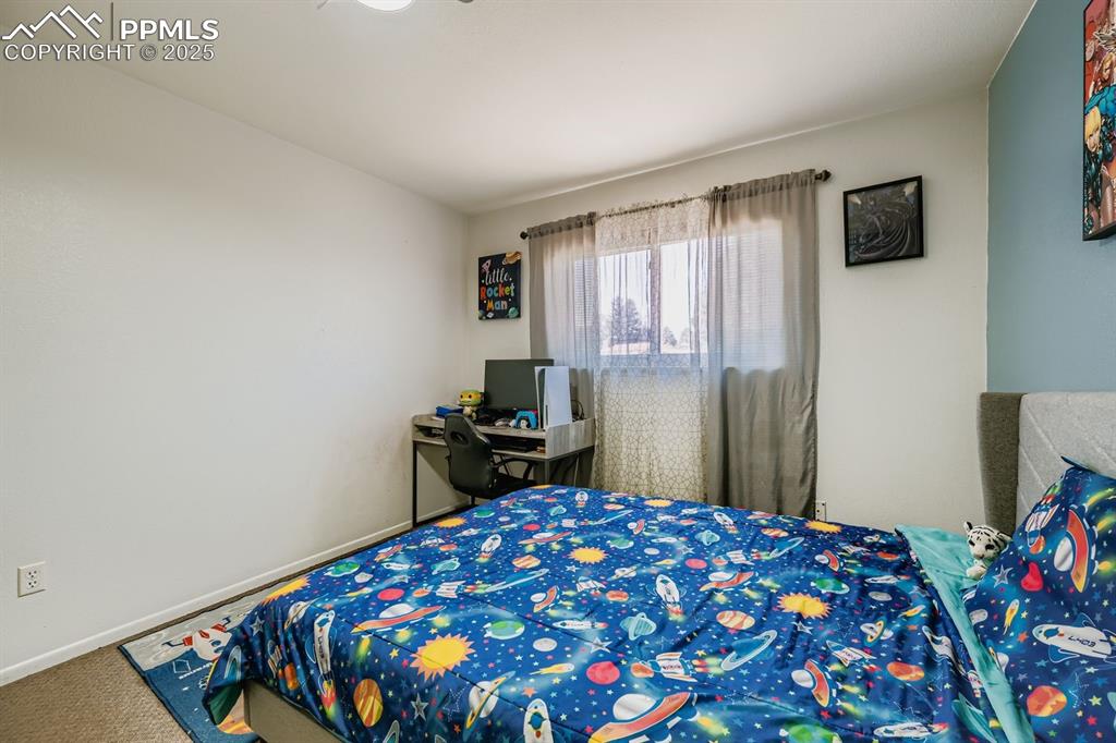 Image 20 of 28: Bedroom