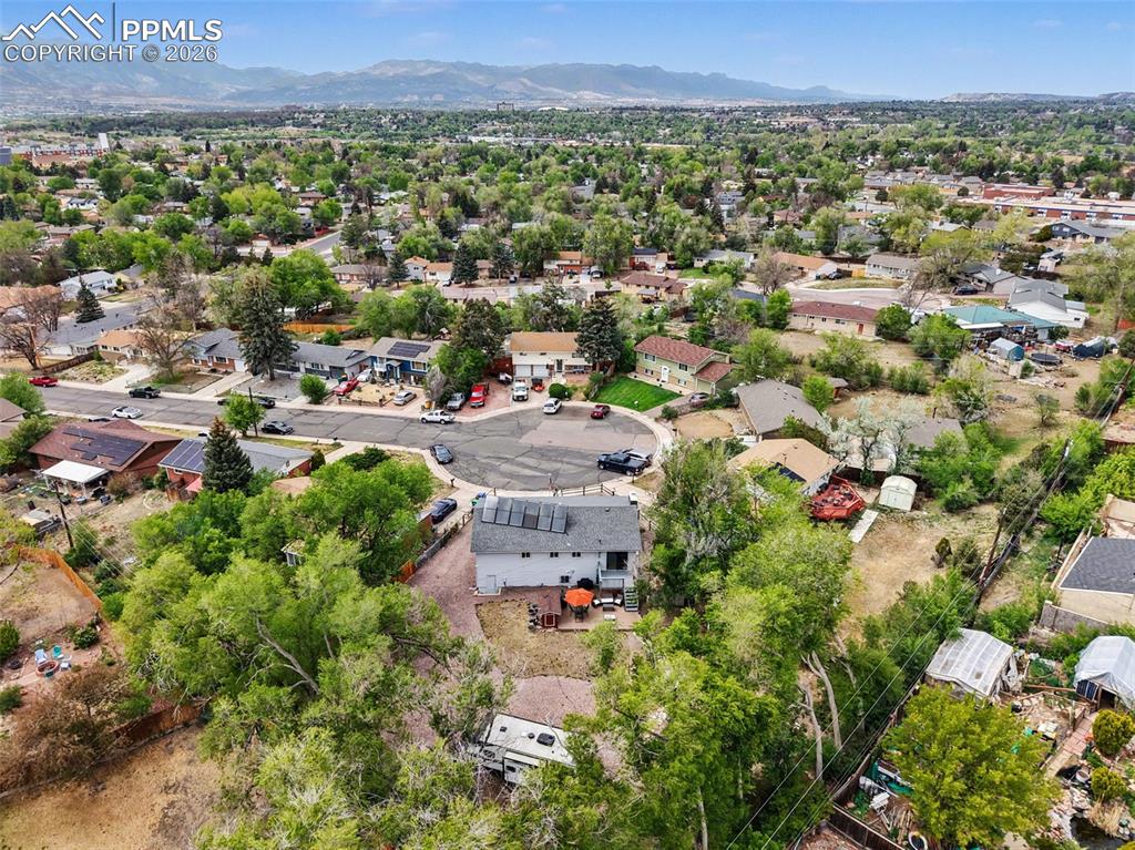 Image 25 of 26: Large lot in a cul-de-sac