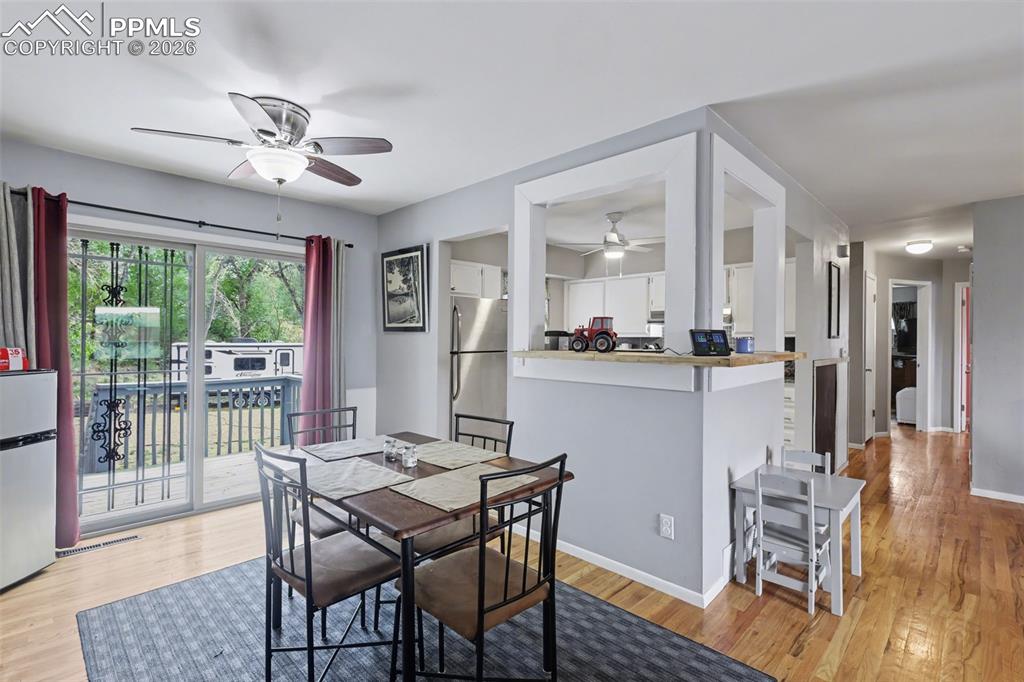 Image 4 of 26: Dining Area