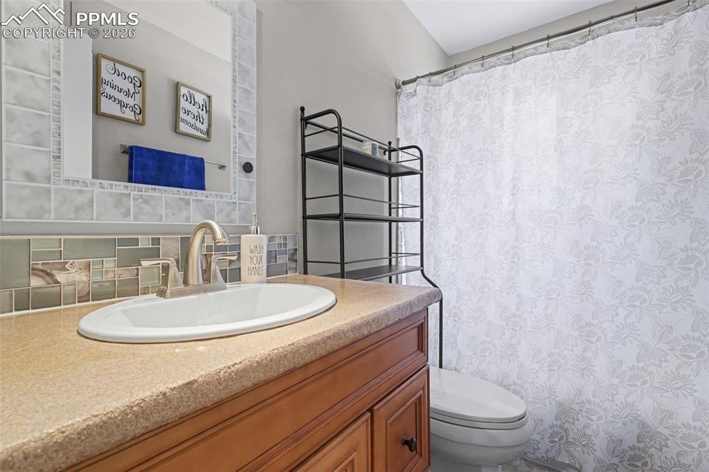 Image 9 of 26: Bathroom