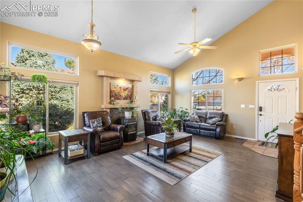 Image 10 of 39: Living Room