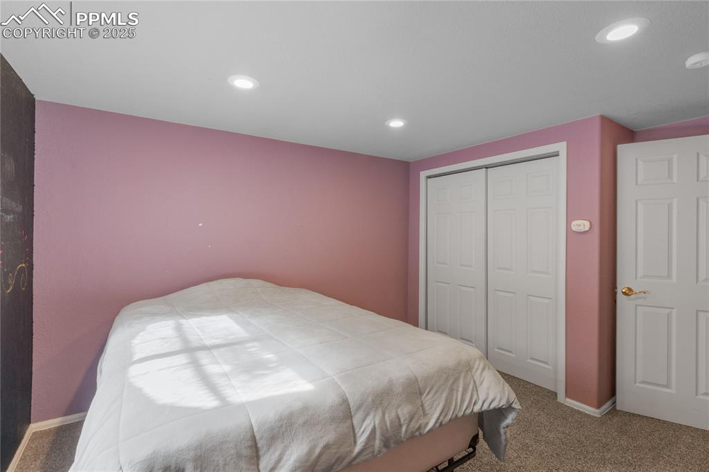 Image 17 of 39: Bedroom