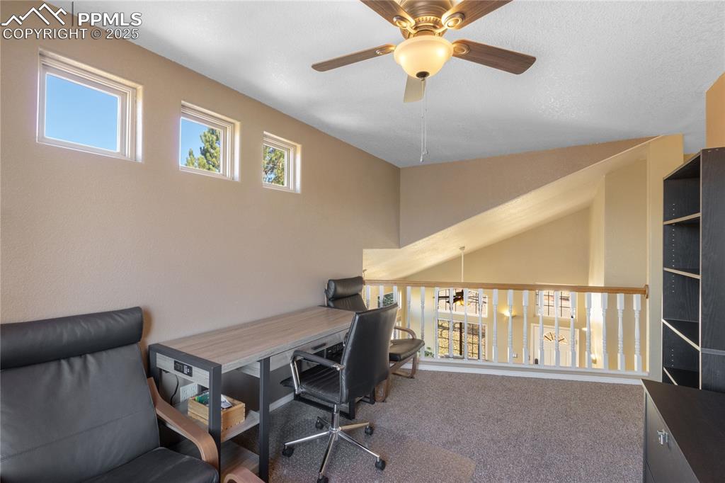 Image 28 of 39: Loft