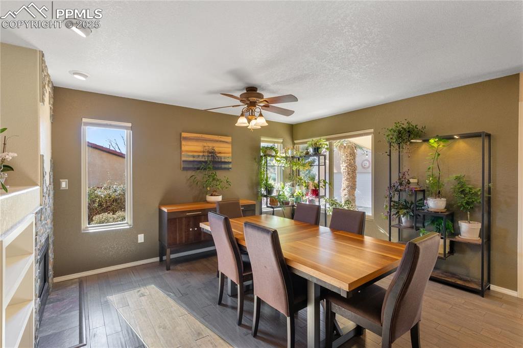 Image 4 of 39: Dining Area