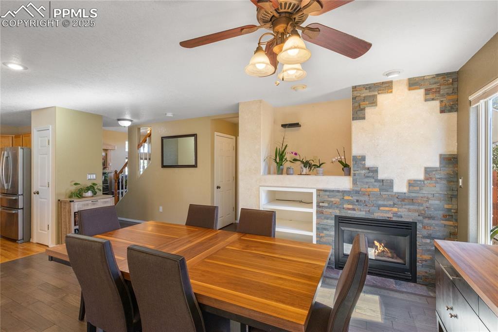 Image 5 of 39: Dining Area