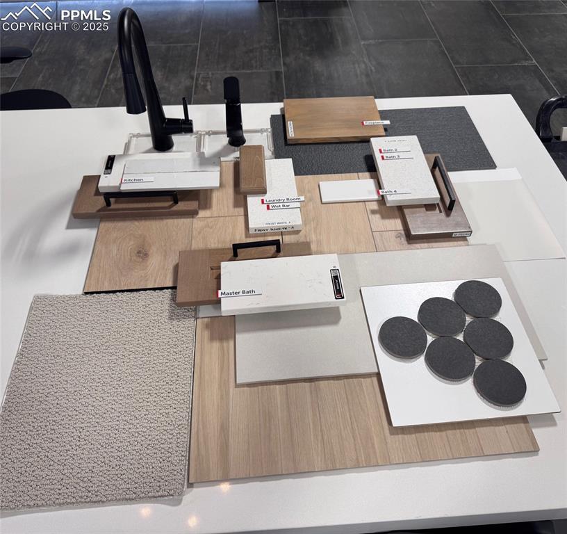 Image 2 of 2: Interior color selections