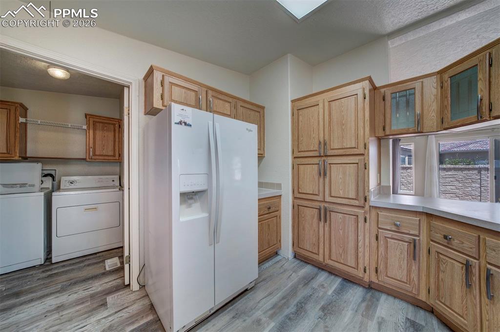 Image 16 of 45: Kitchen