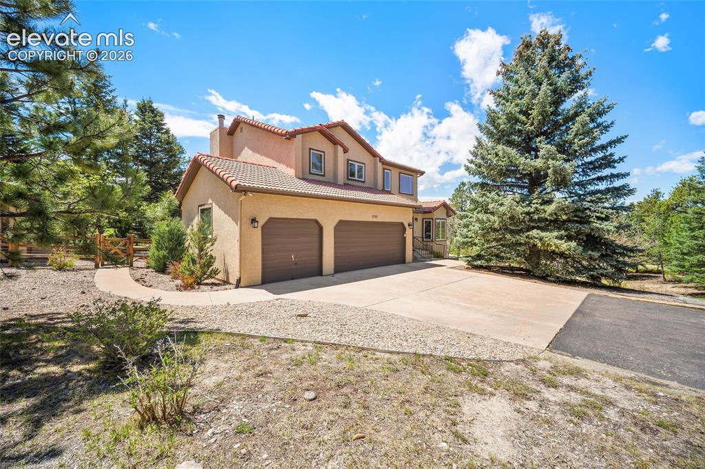 Image 3 of 50: Front of Structure