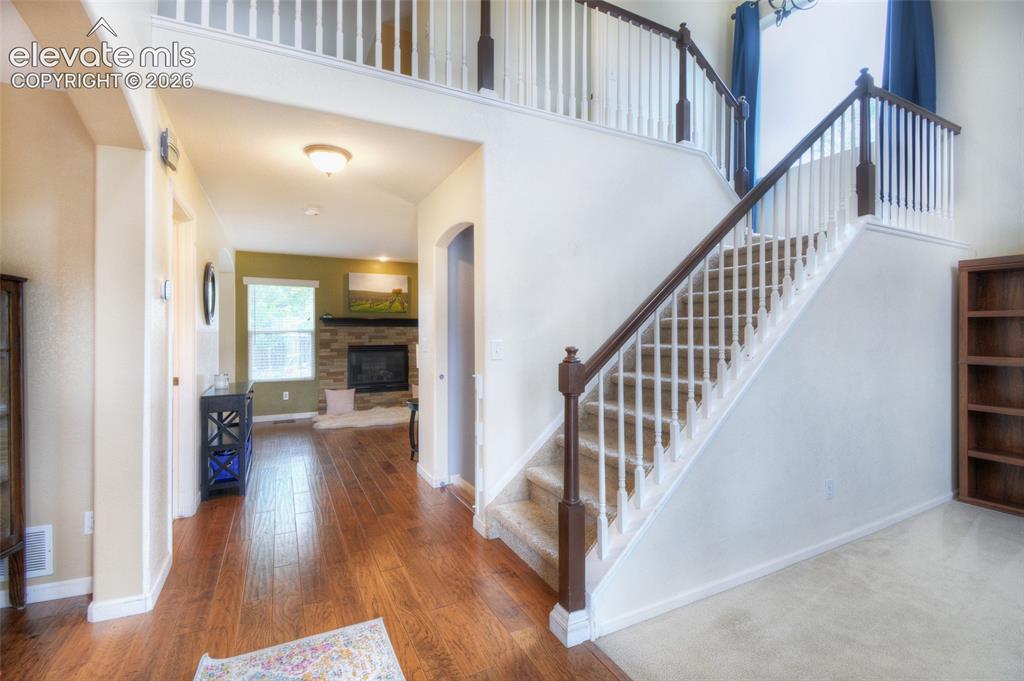 Image 3 of 35: 2 story open and spacious entry.