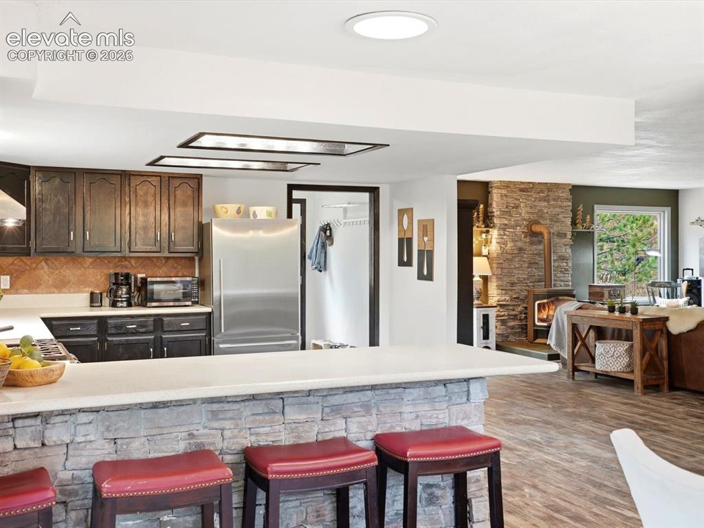 Image 19 of 50: Kitchen