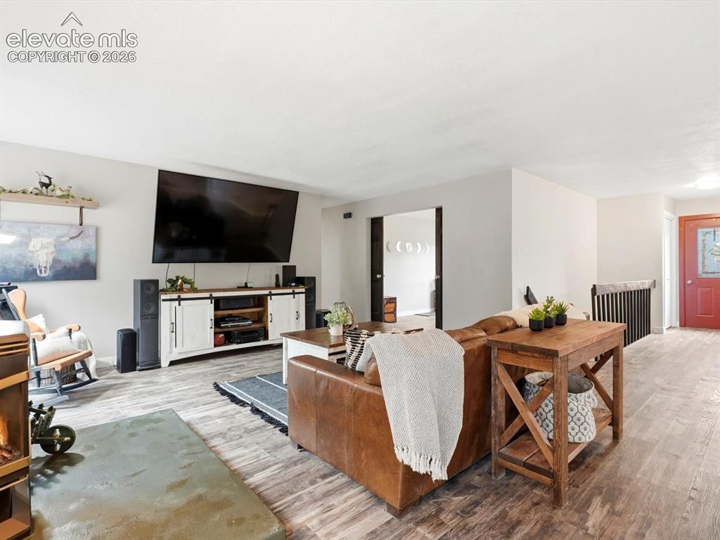 Image 9 of 50: Living Room