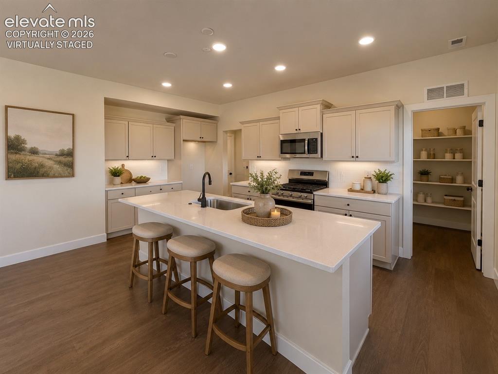 Image 5 of 33: Open concept dining/living room