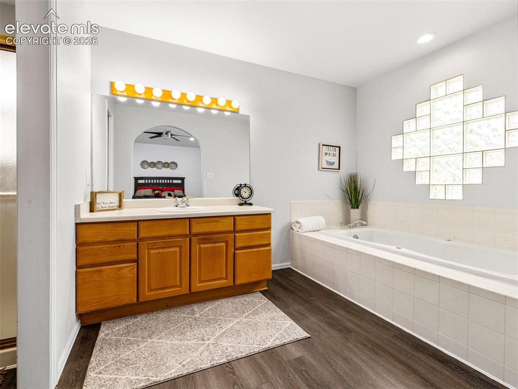 Image 15 of 21: Bathroom