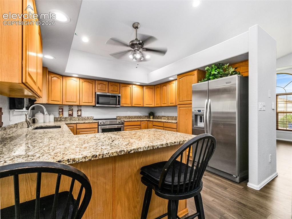 Image 8 of 21: Kitchen